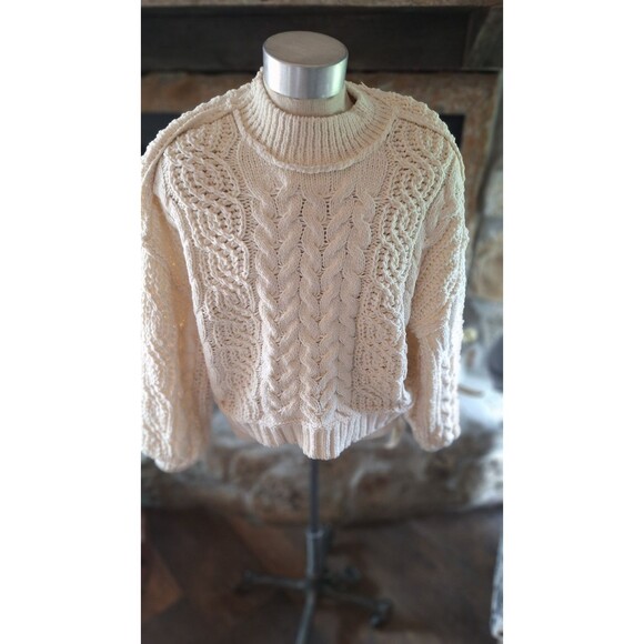 POL Soft Chunky Knit Cropped Cable Cream Knit  Pattern Turtle Neck Sweater Large - Picture 2 of 8